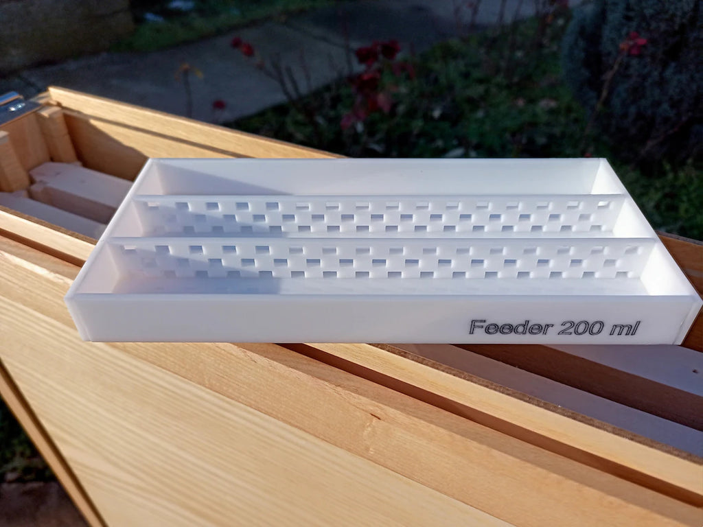 Bee feeder accessory for 4 frame observation hive
